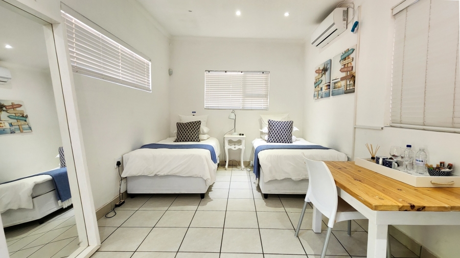 10 Bedroom Property for Sale in Bonza Bay Eastern Cape